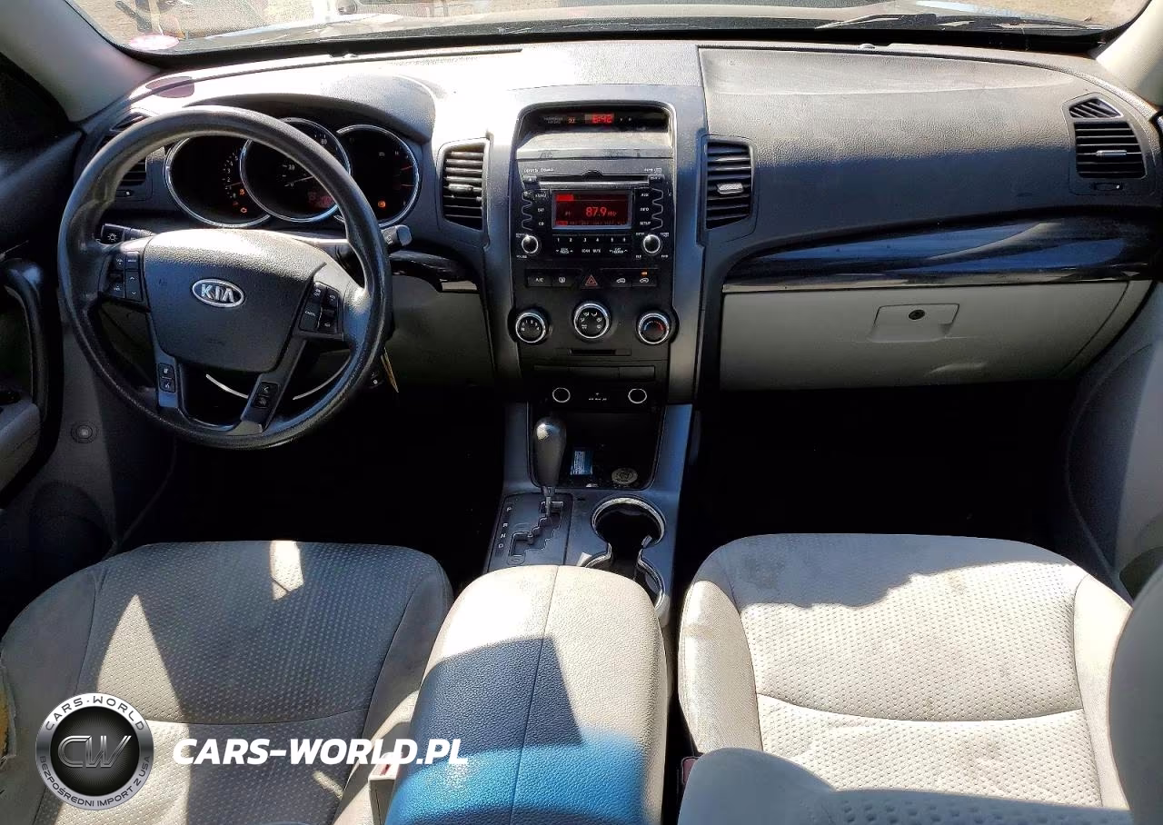 2012 Kia Sorento Lx VIN:5XYKTCA63CG207193 - 8
