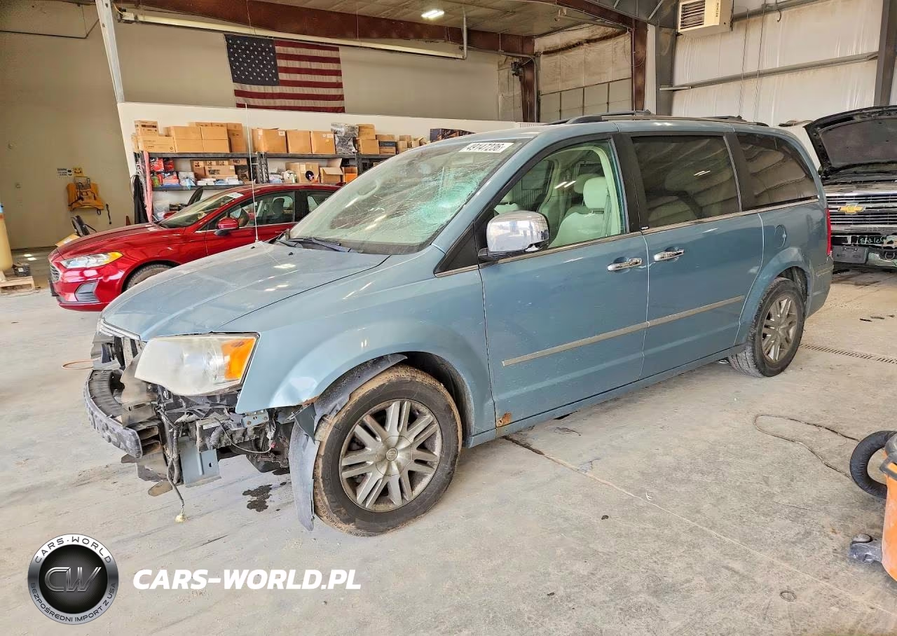 2010 Chrysler Town & Country Limited