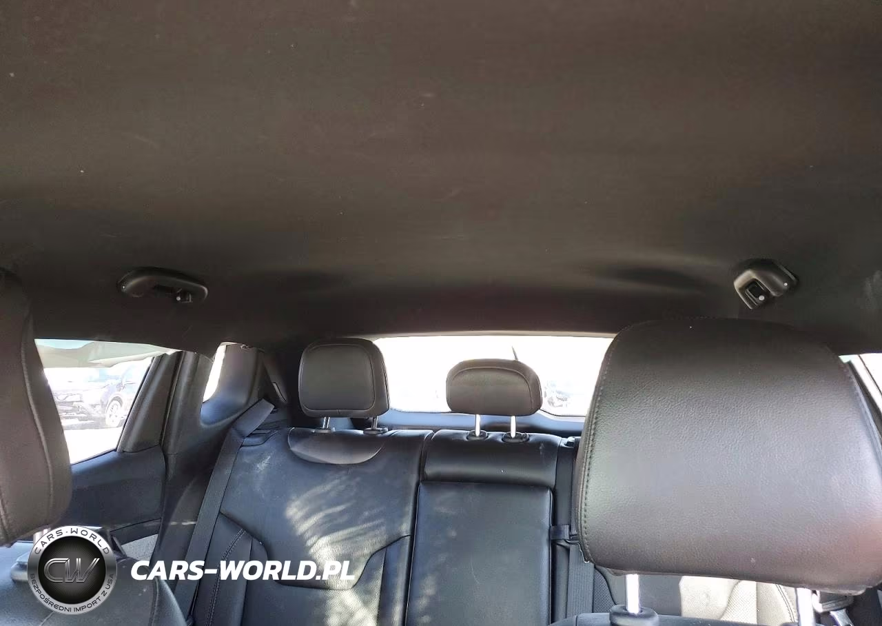 2023 Jeep Compass Latitude Lux VIN:3C4NJDFN8PT517489 - 10