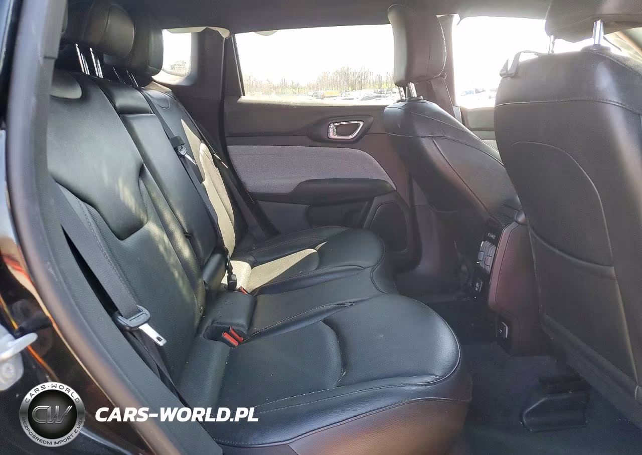 2023 Jeep Compass Latitude Lux VIN:3C4NJDFN8PT517489 - 11
