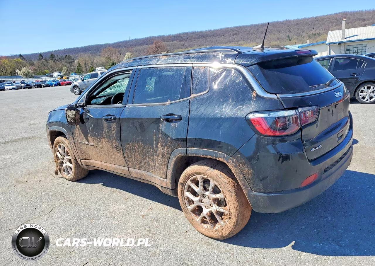 2023 Jeep Compass Latitude Lux VIN:3C4NJDFN8PT517489 - 2