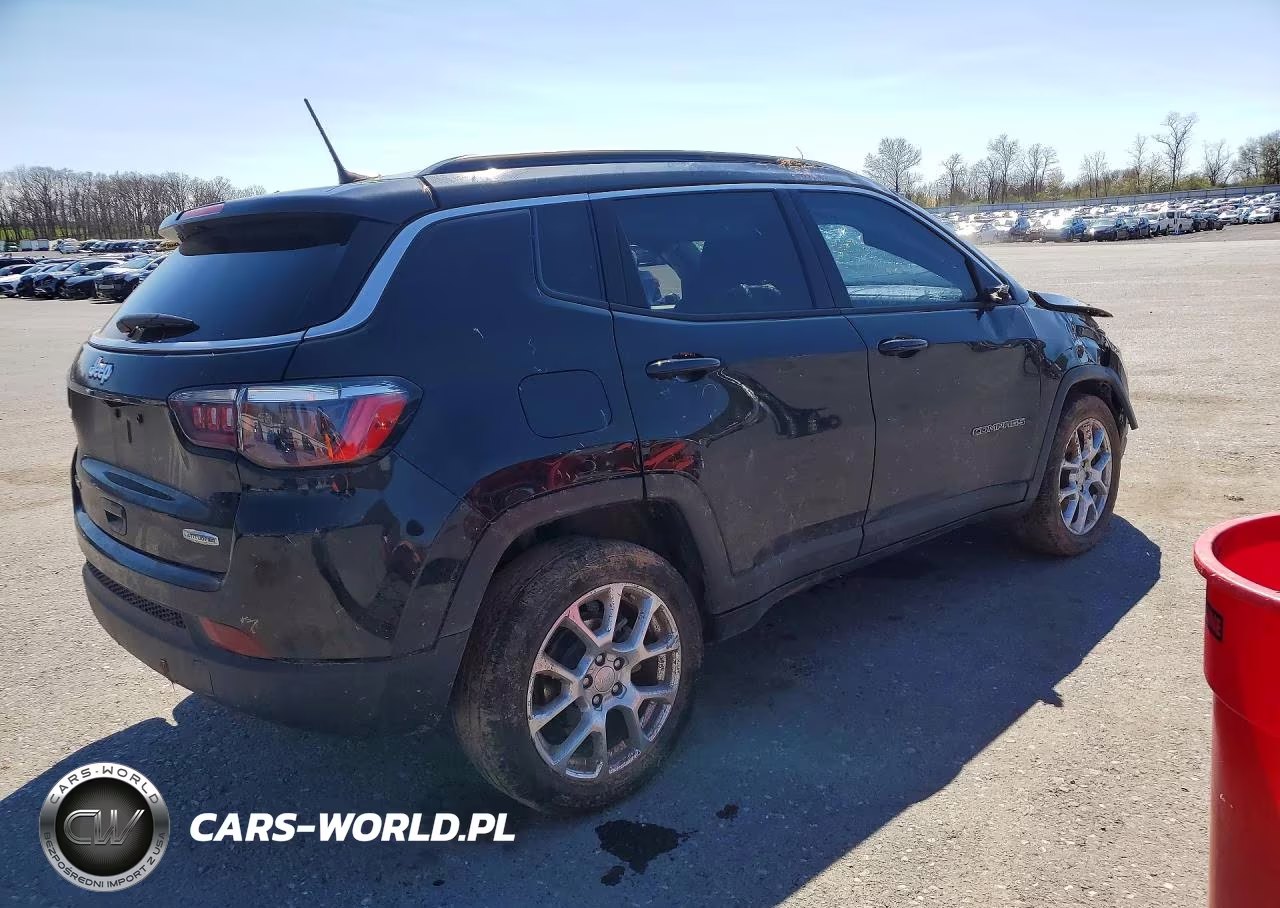 2023 Jeep Compass Latitude Lux VIN:3C4NJDFN8PT517489 - 3