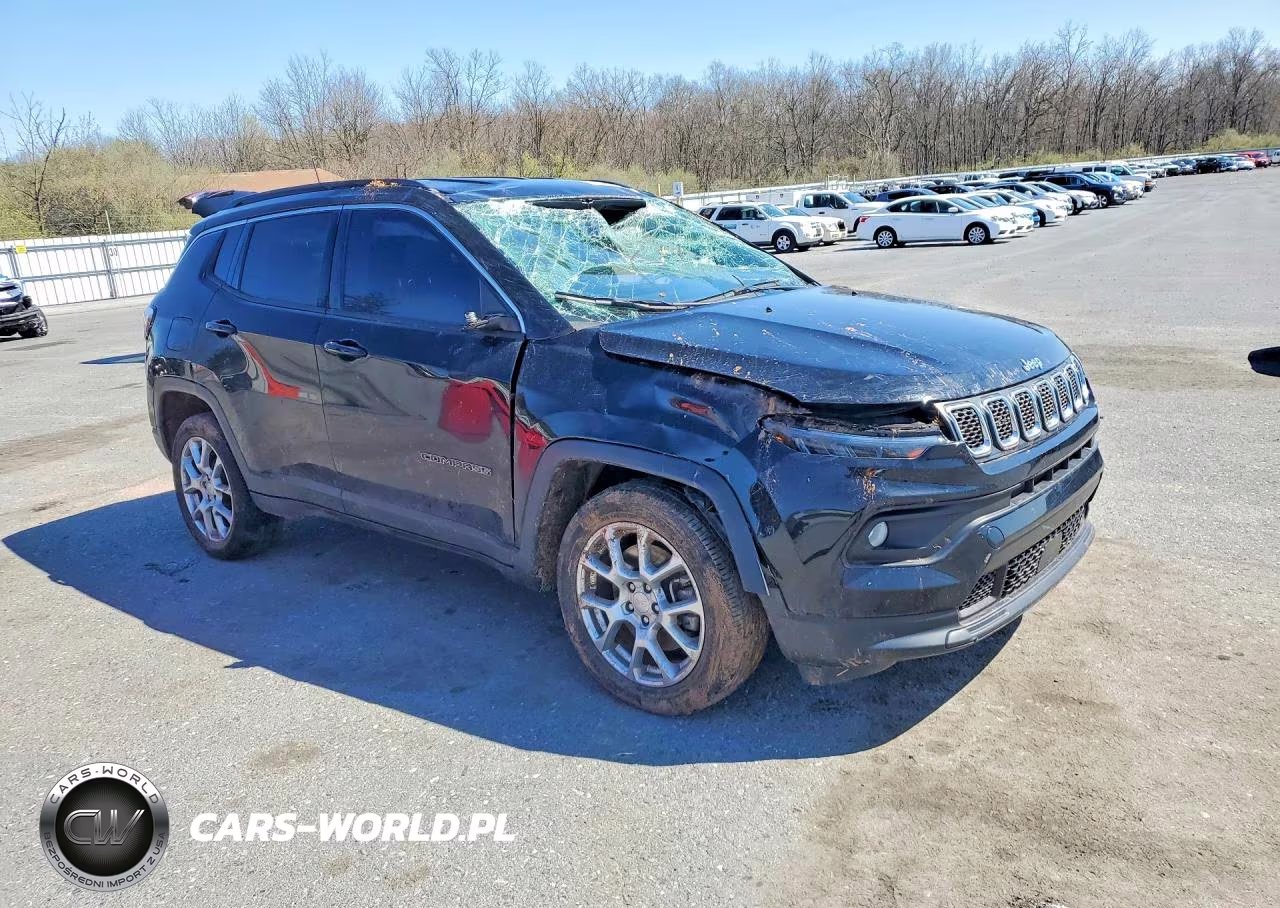 2023 Jeep Compass Latitude Lux VIN:3C4NJDFN8PT517489 - 4