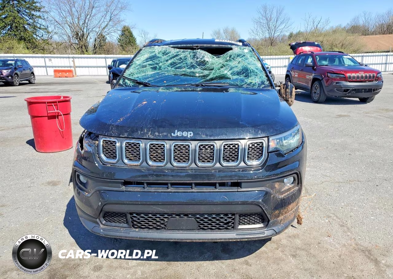 2023 Jeep Compass Latitude Lux VIN:3C4NJDFN8PT517489 - 5