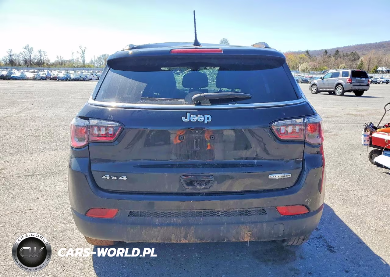 2023 Jeep Compass Latitude Lux VIN:3C4NJDFN8PT517489 - 6