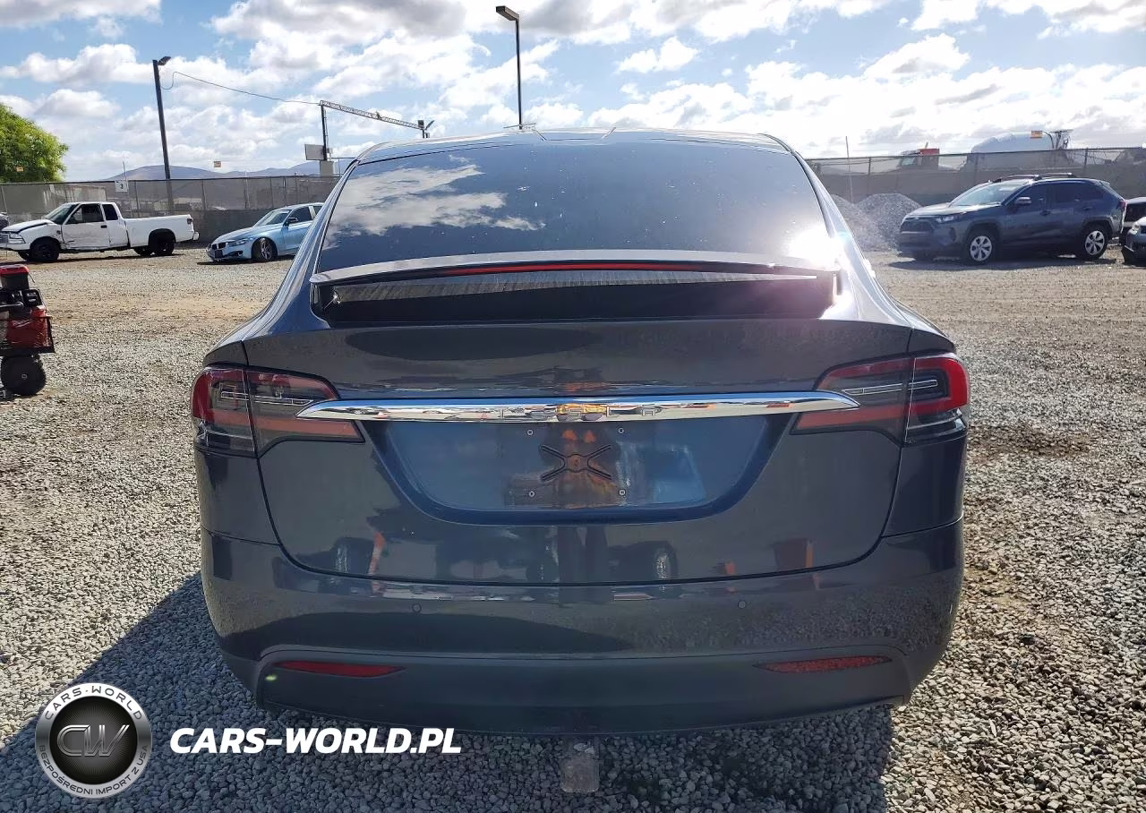 2017 Tesla Model X VIN:5YJXCBE4XHF062726 - 6