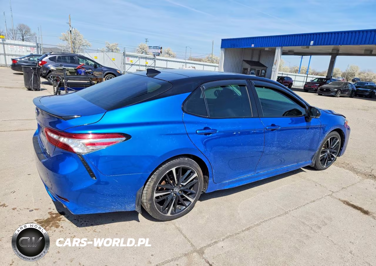 2018 Toyota Camry Xse VIN:4T1B61HK0JU098603 - 3