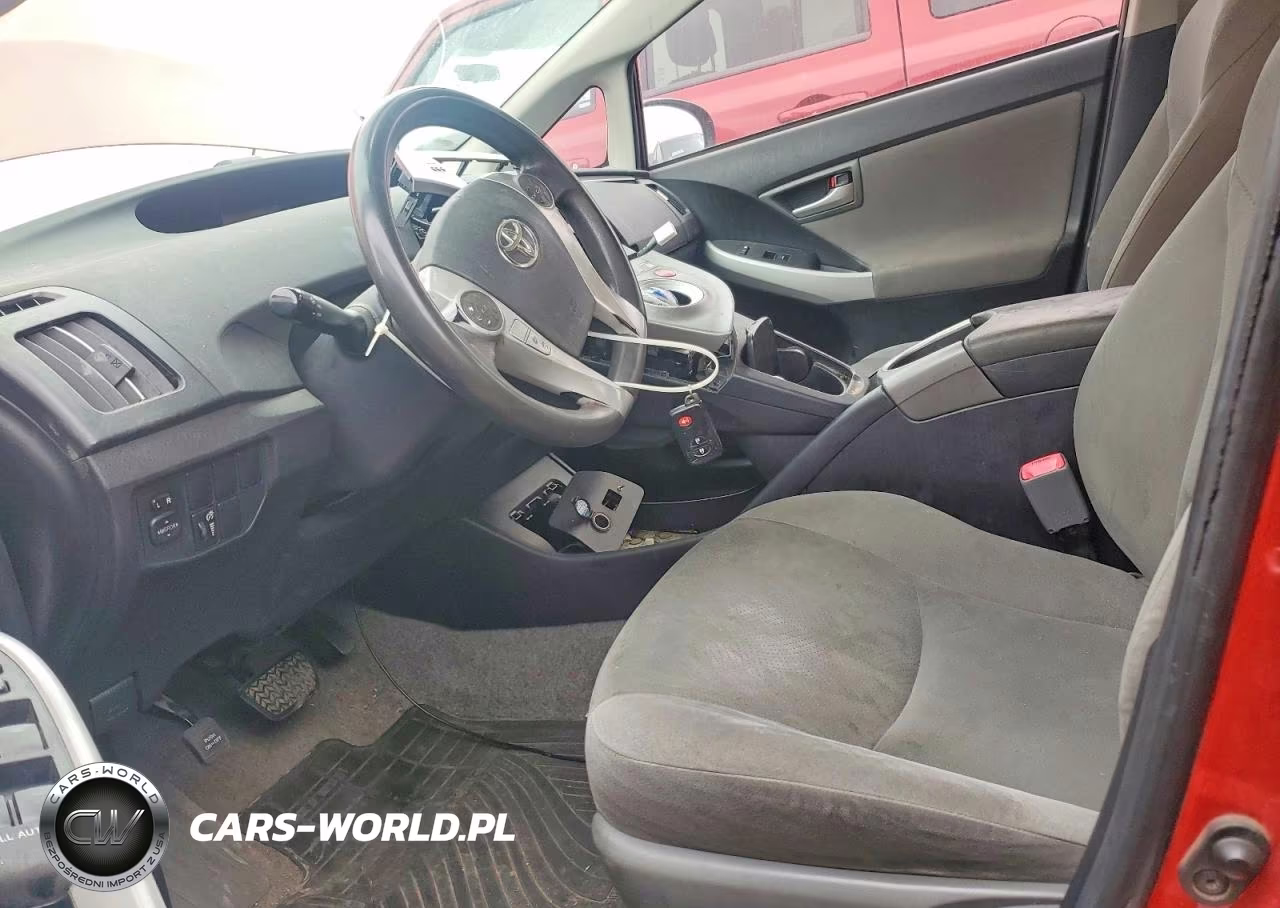 2013 Toyota Prius Two VIN:JTDKN3DU2D0337431 - 7