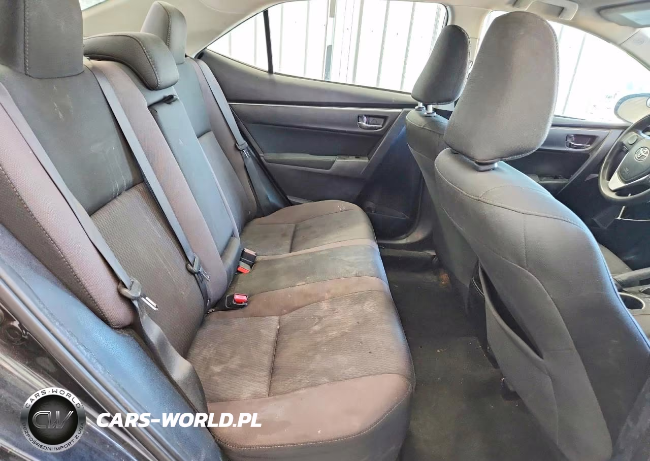 2018 Toyota Corolla Le VIN:5YFBURHE3JP855798 - 10