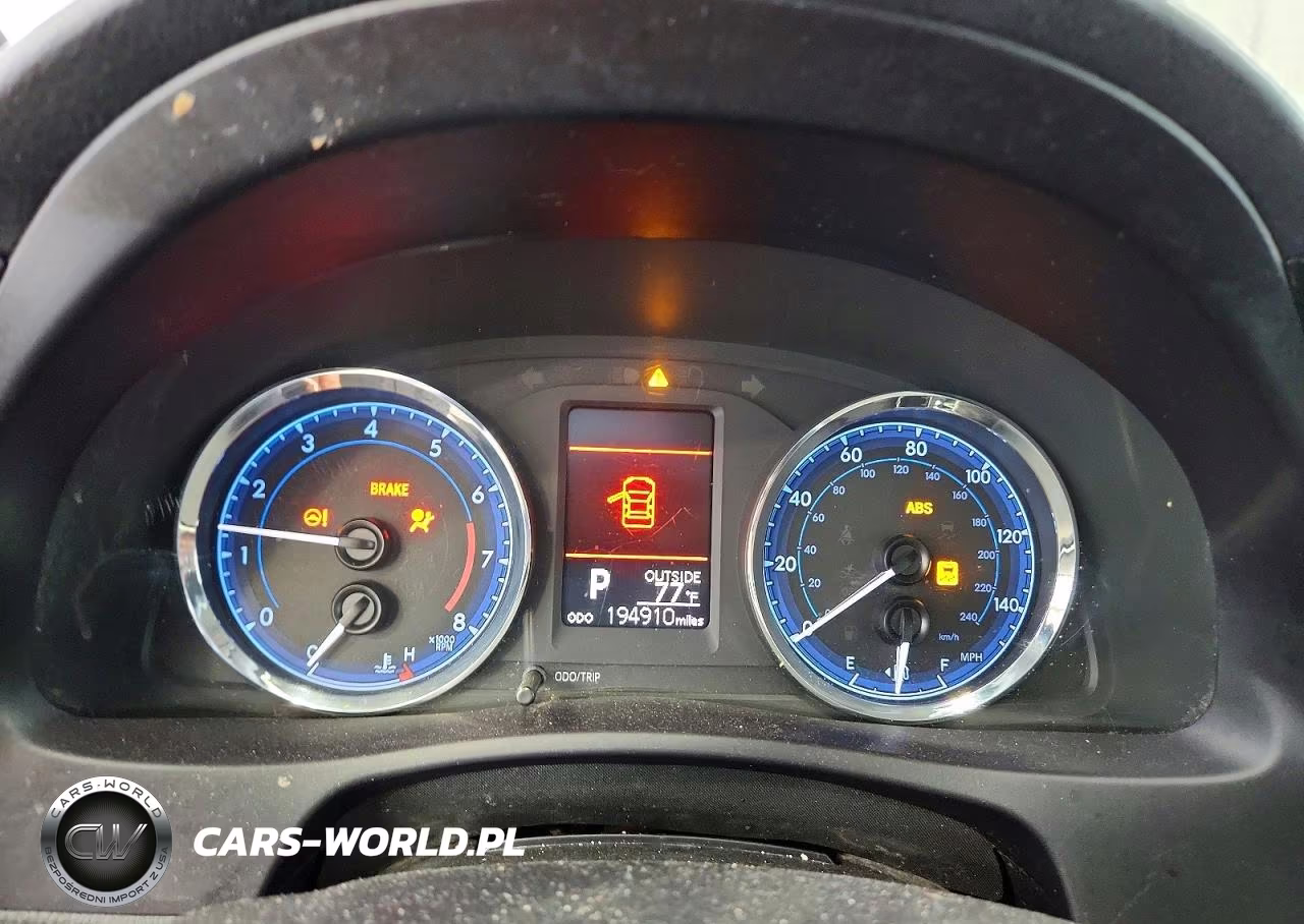 2018 Toyota Corolla Le VIN:5YFBURHE3JP855798 - 9