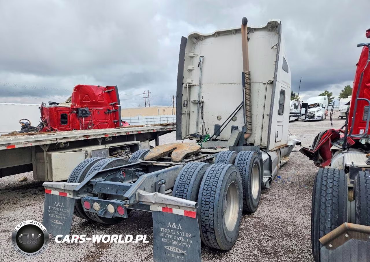 2019 Kenworth T680 Semi Truck VIN:1XKYD49X8KJ261652 - 4