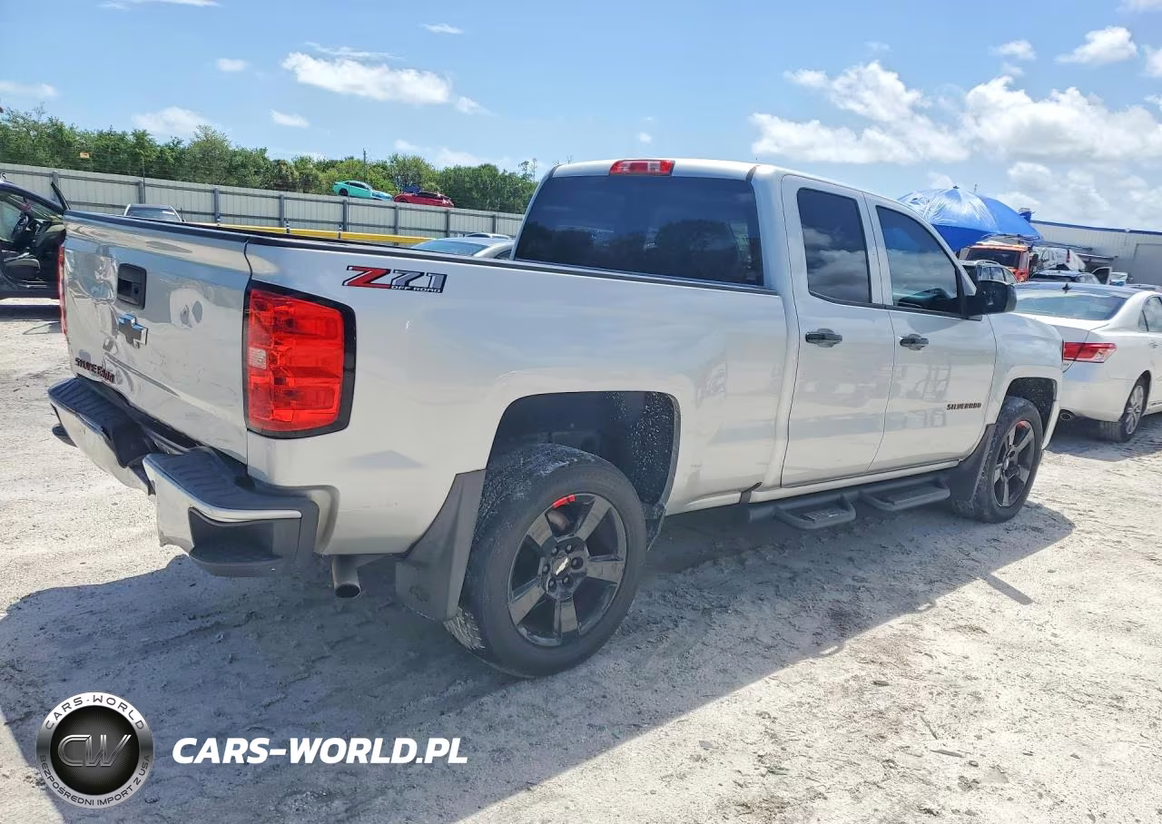 2018 Chevrolet Silverado K1500 Lt VIN:1GCVKREC6JZ127064 - 3