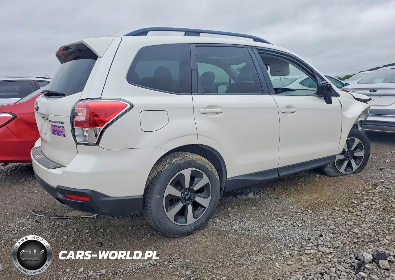 2018 Subaru Forester 2.5I Premium VIN:JF2SJAGC6JH473577 - 3