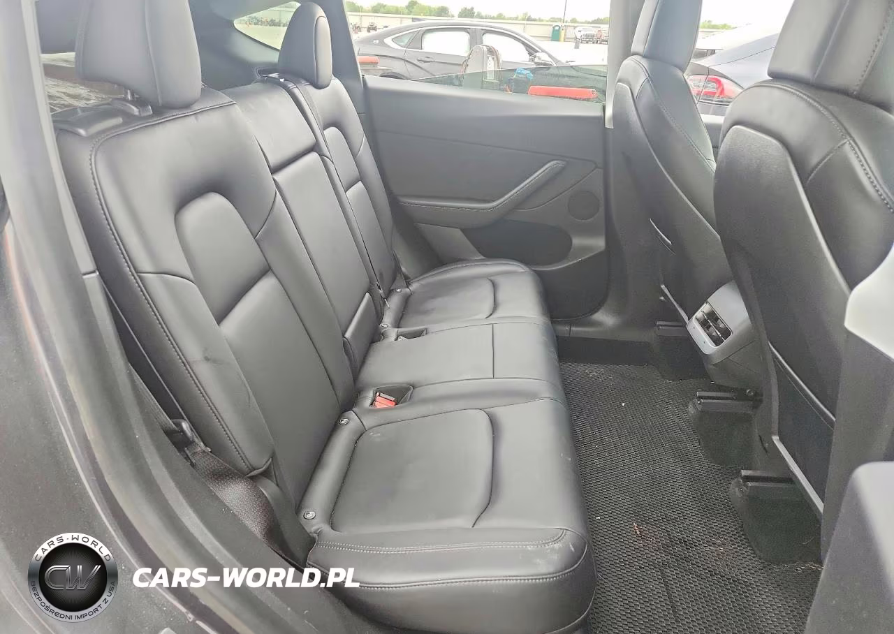 2021 Tesla Model Y VIN:5YJYGDEE0MF138722 - 10