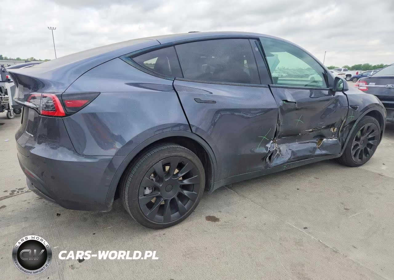 2021 Tesla Model Y VIN:5YJYGDEE0MF138722 - 3