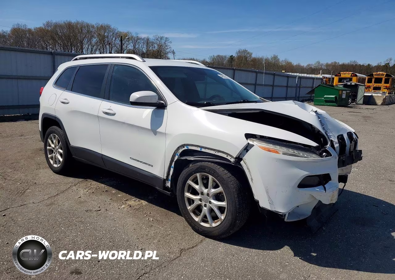 2015 Jeep Cherokee Latitude VIN:1C4PJLCB8FW754151 - 4