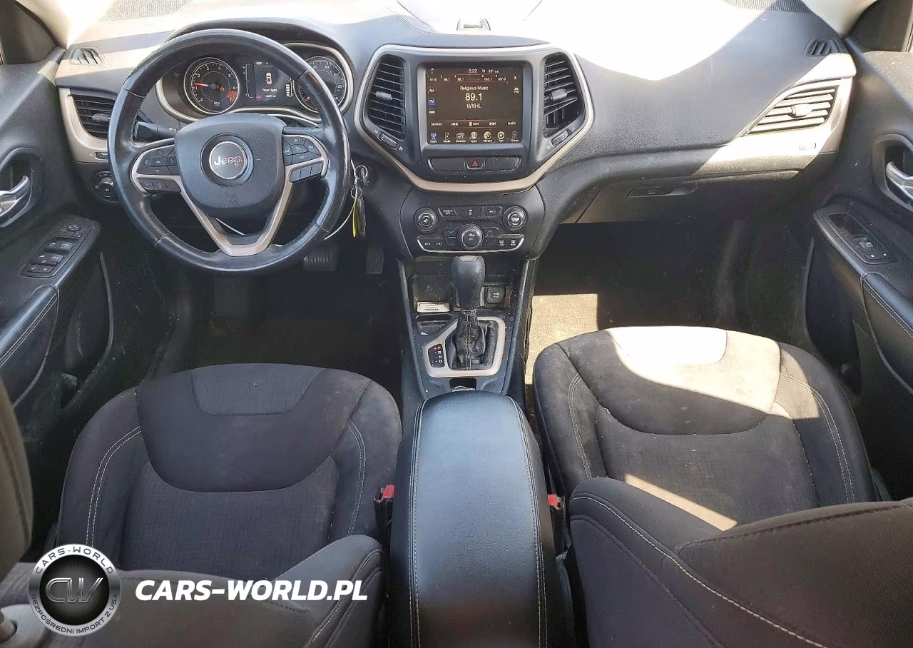 2015 Jeep Cherokee Latitude VIN:1C4PJLCB8FW754151 - 8