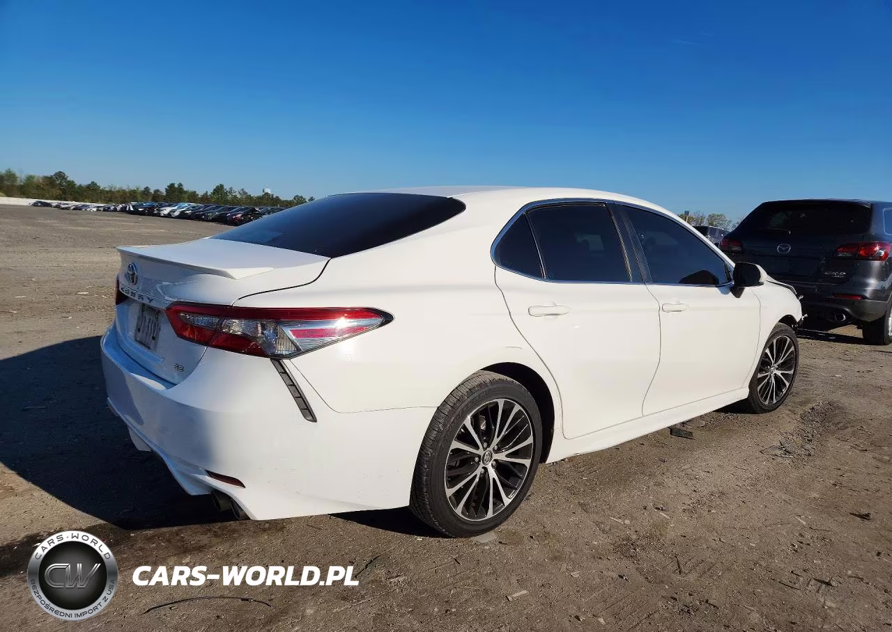 2018 Toyota Camry Se VIN:4T1B11HK2JU108160 - 3