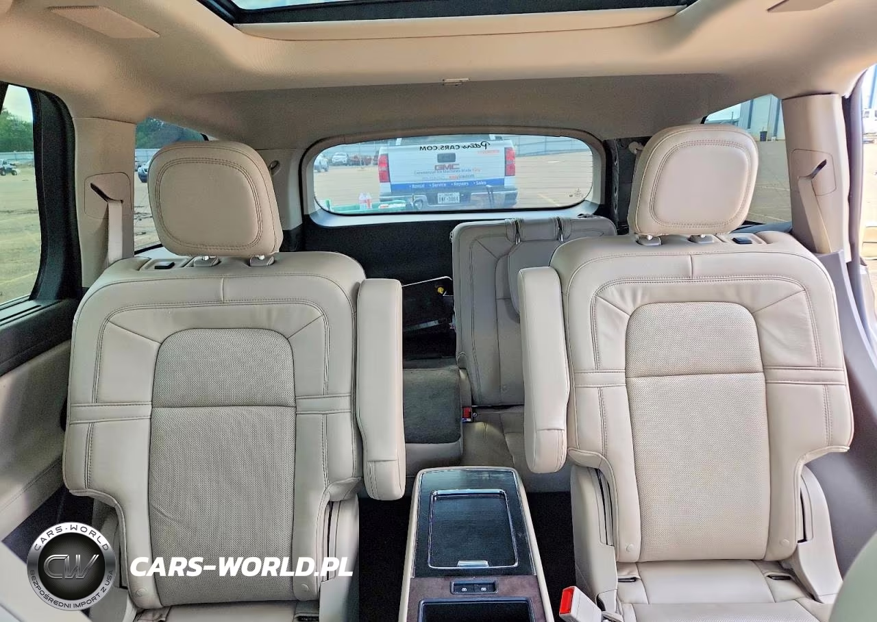 2020 Lincoln Aviator Reserve VIN:5LM5J7XCXLGL17462 - 10