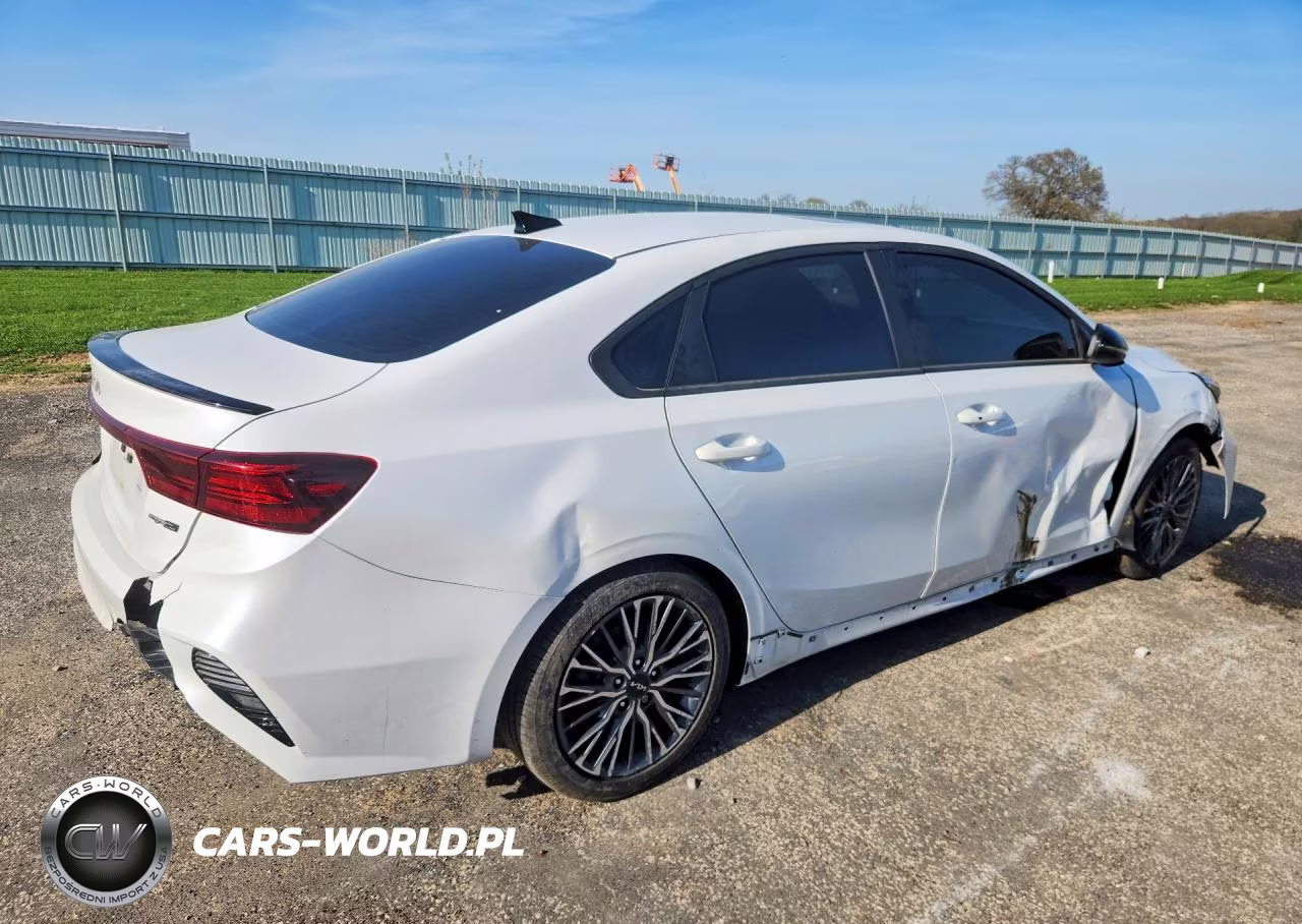 2023 Kia Forte Gt Line VIN:3KPF54AD8PE668313 - 3