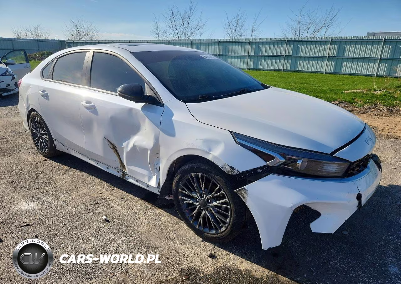 2023 Kia Forte Gt Line VIN:3KPF54AD8PE668313 - 4