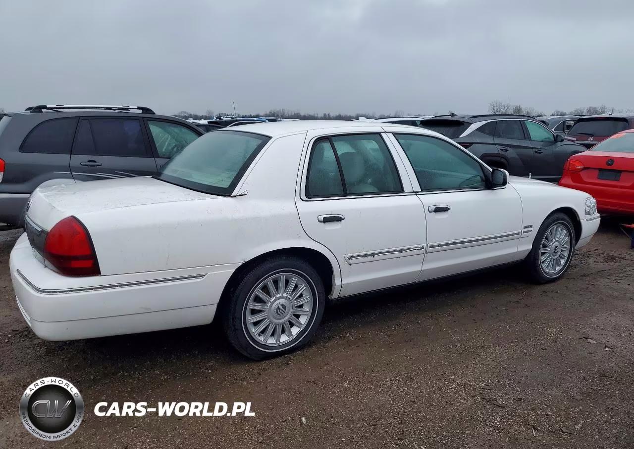 2010 Merc Grand Marquis VIN:2MEBM7FV6AX630115 - 3