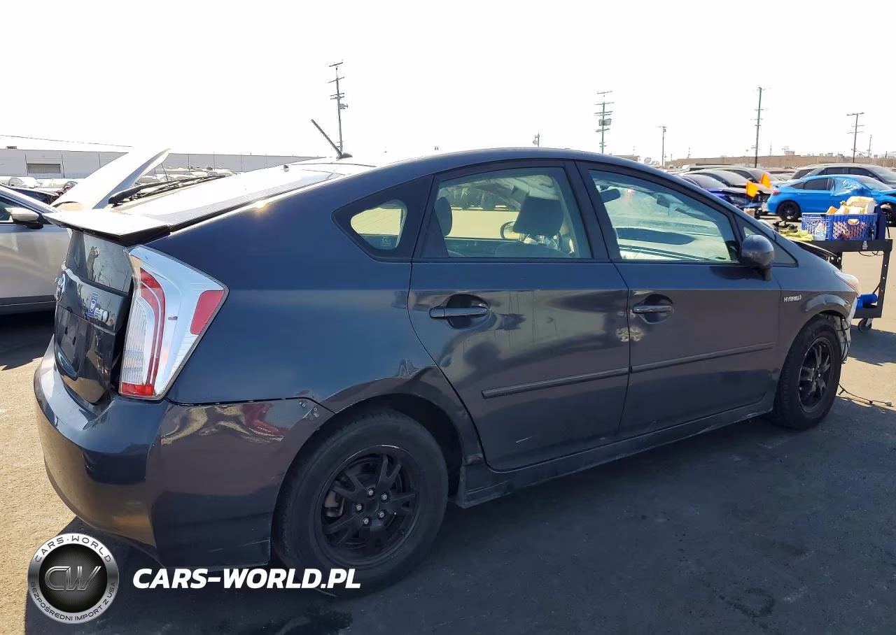 2015 Toyota Prius Two VIN:JTDKN3DU9F0479245 - 3