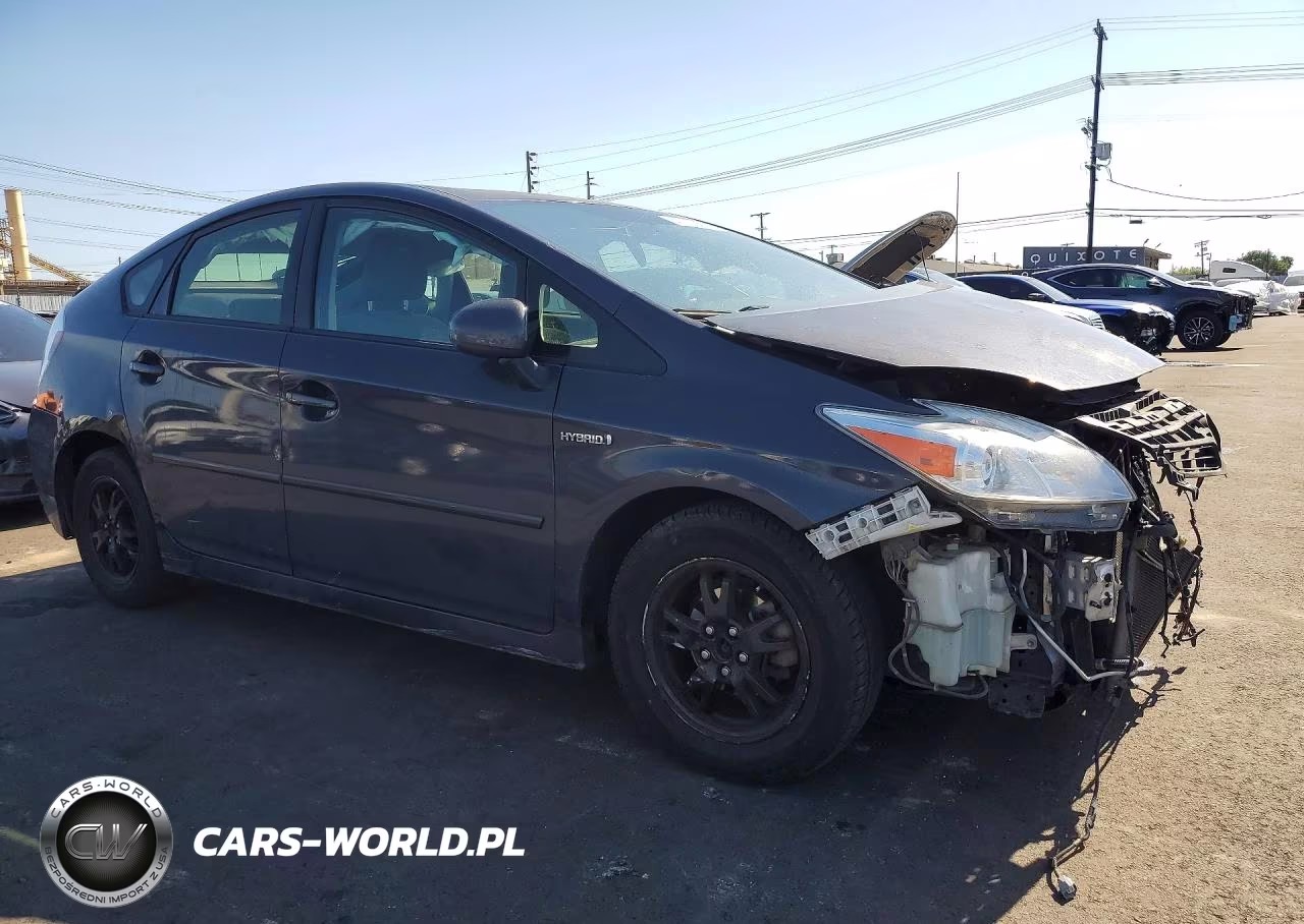 2015 Toyota Prius Two VIN:JTDKN3DU9F0479245 - 4