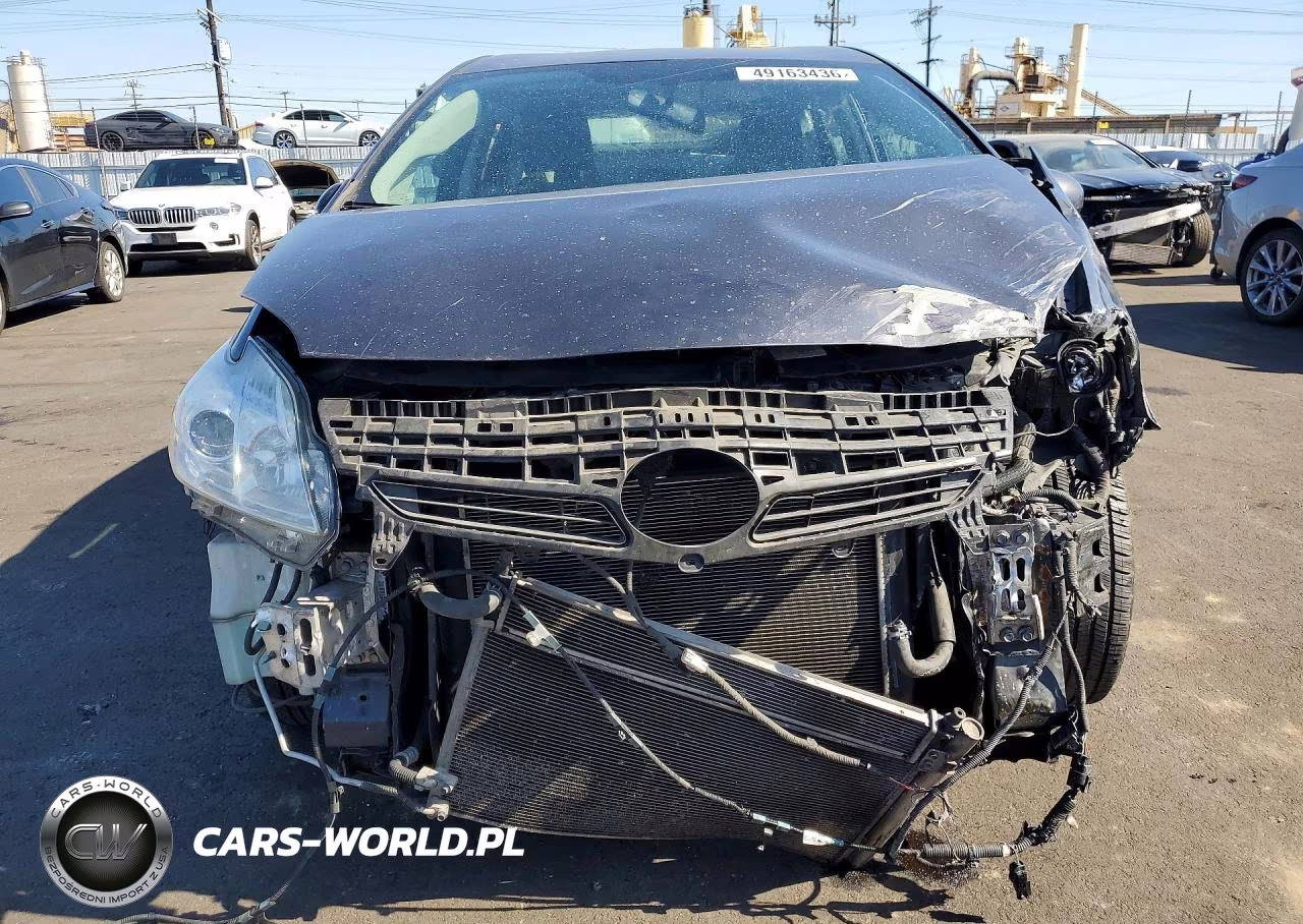 2015 Toyota Prius Two VIN:JTDKN3DU9F0479245 - 5