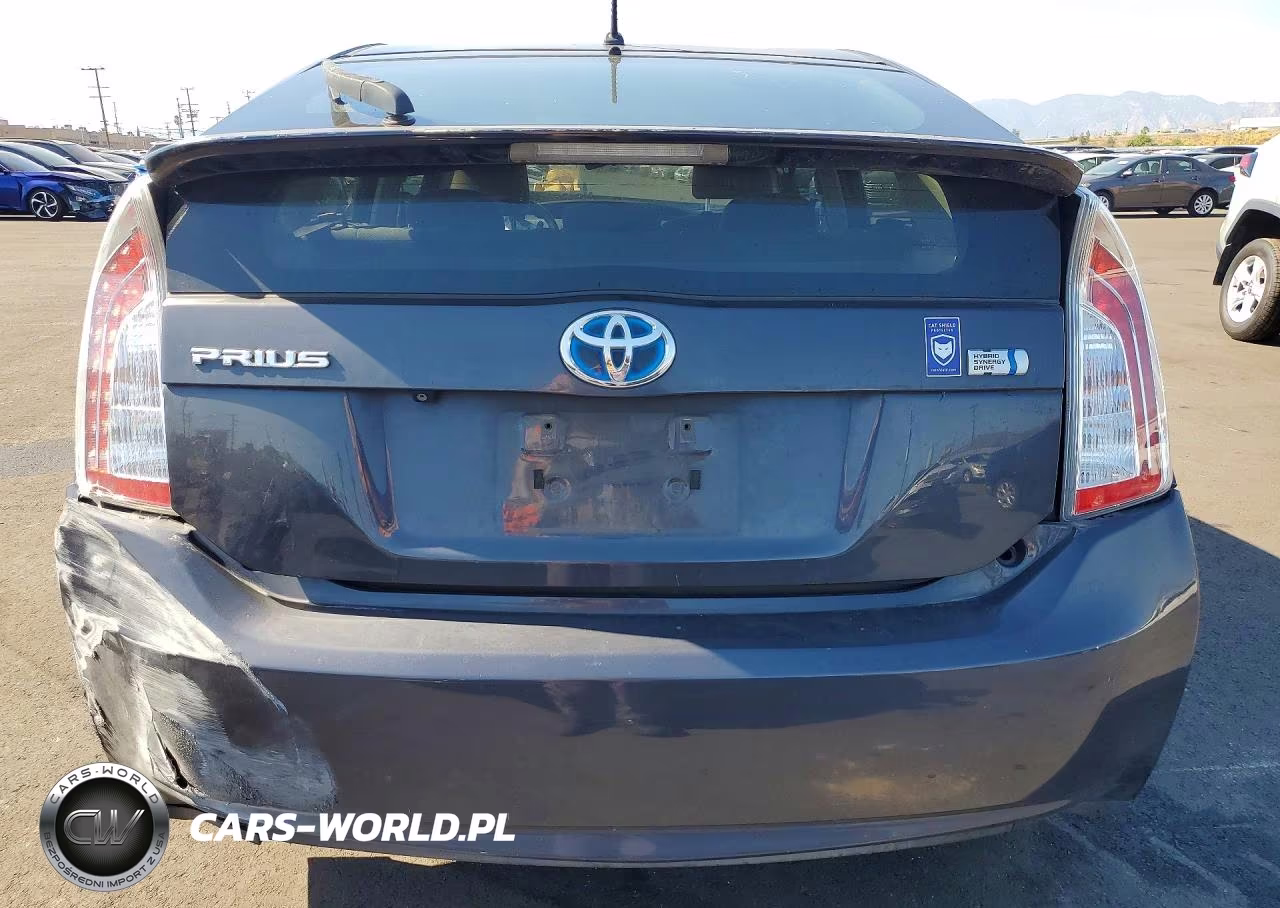 2015 Toyota Prius Two VIN:JTDKN3DU9F0479245 - 6