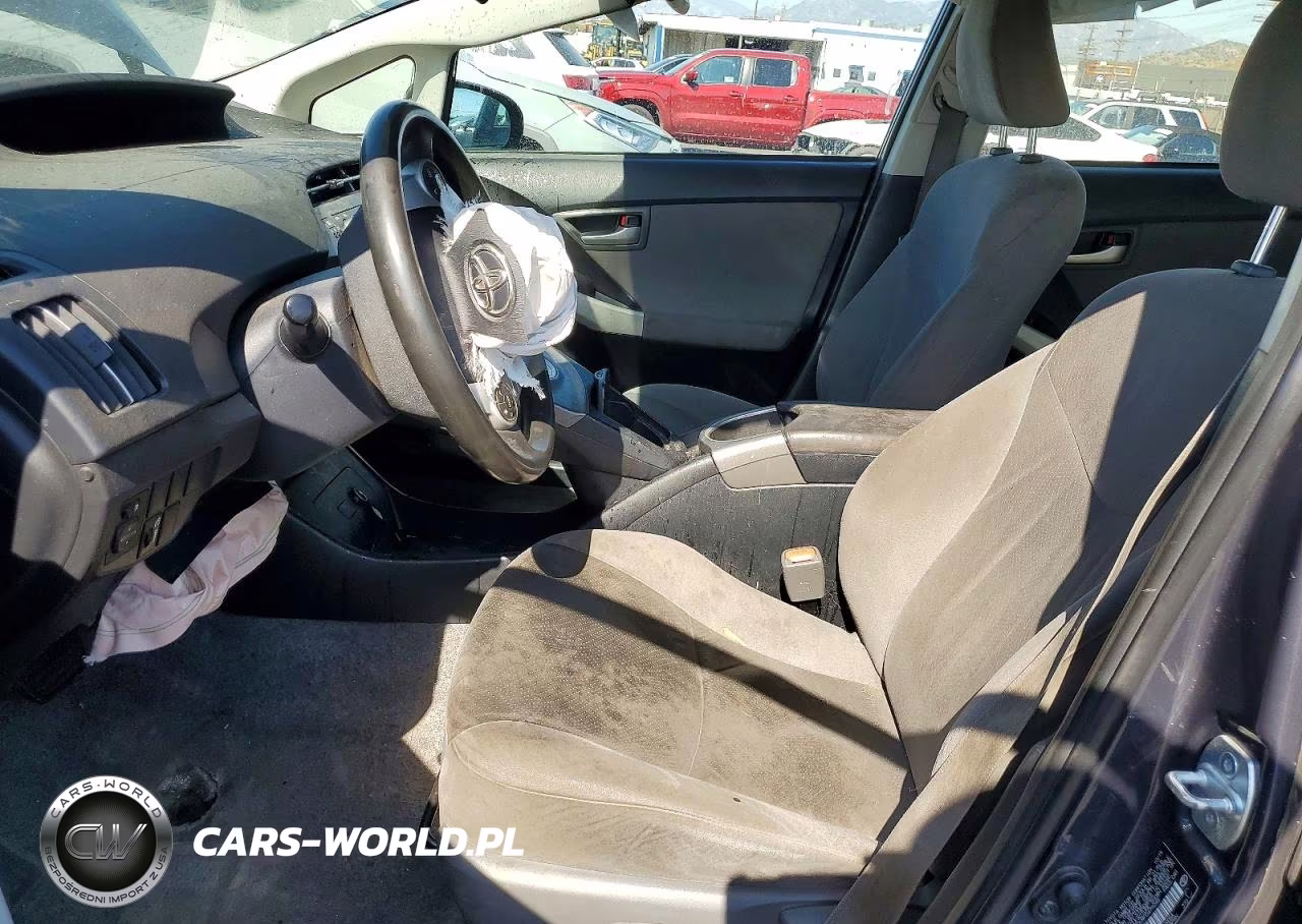 2015 Toyota Prius Two VIN:JTDKN3DU9F0479245 - 7