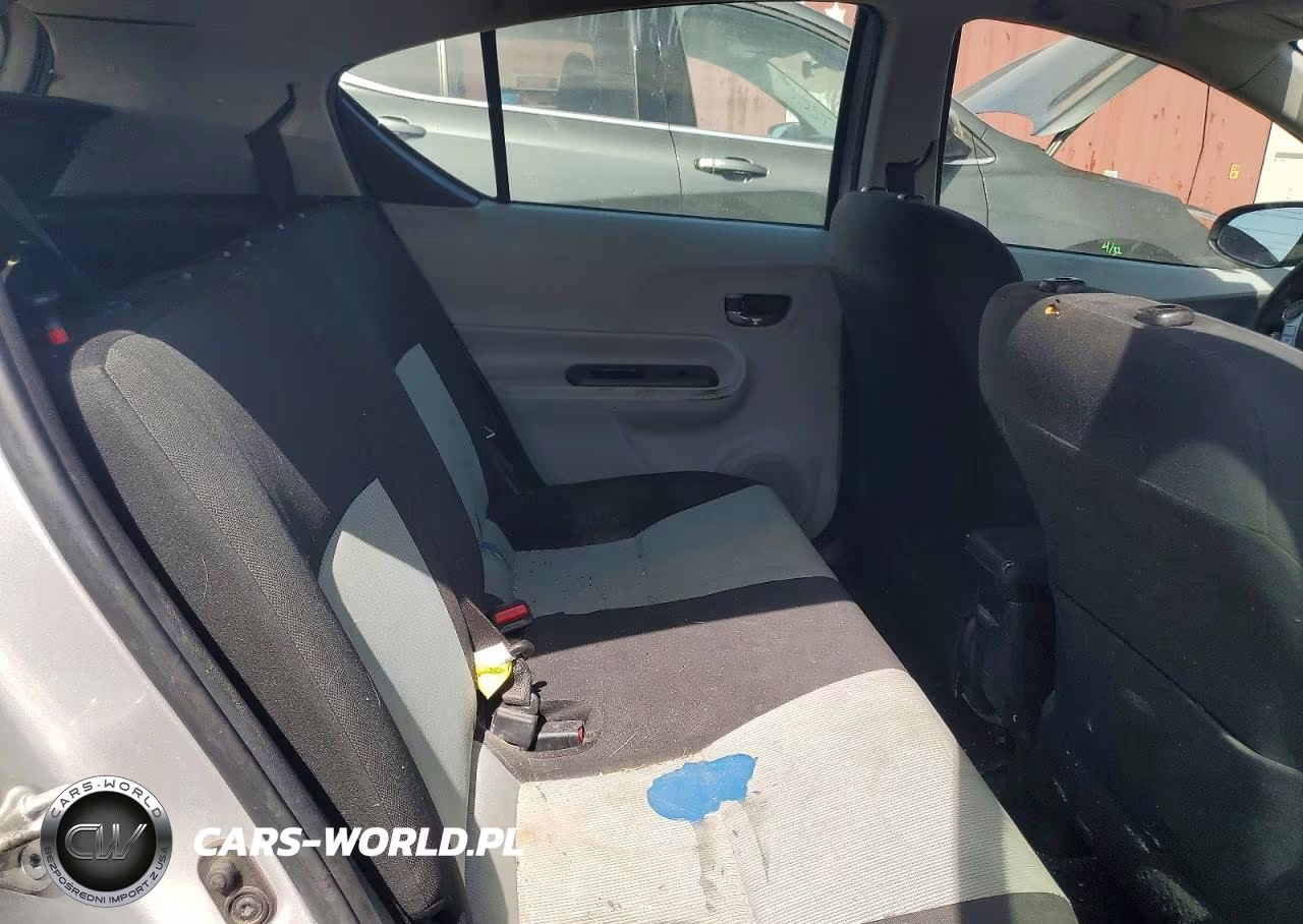 2013 Toyota Prius C Two VIN:JTDKDTB31D1550524 - 10