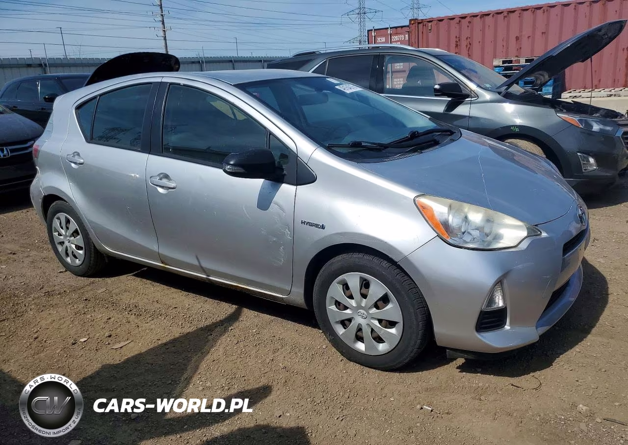 2013 Toyota Prius C Two VIN:JTDKDTB31D1550524 - 4