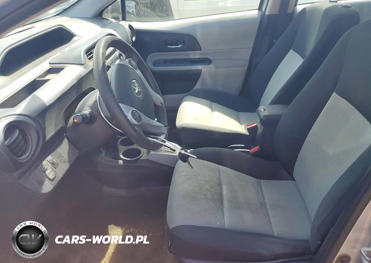 2013 Toyota Prius C Two VIN:JTDKDTB31D1550524 - 7