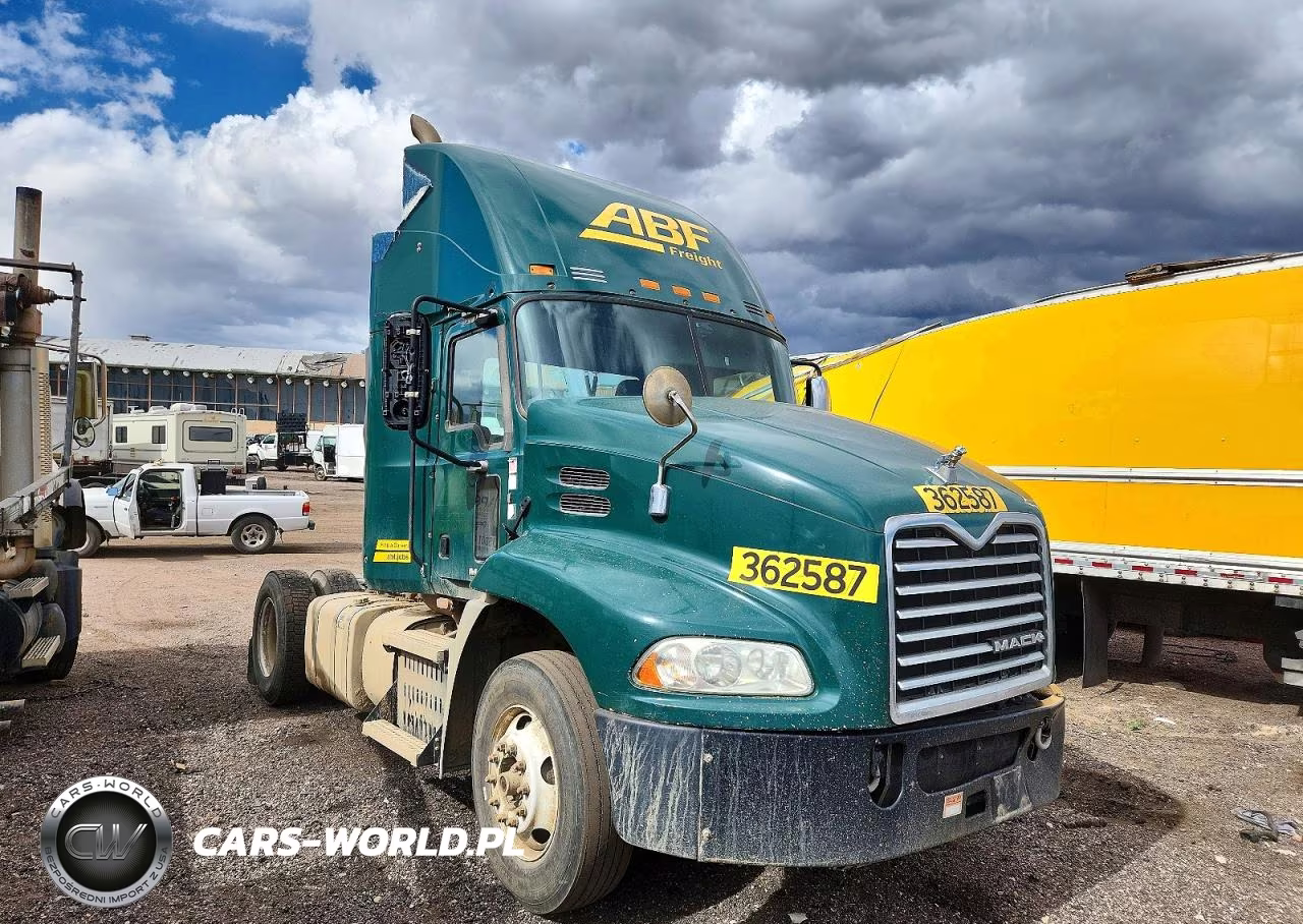 2017 Mack Cxu612 Semi Truck