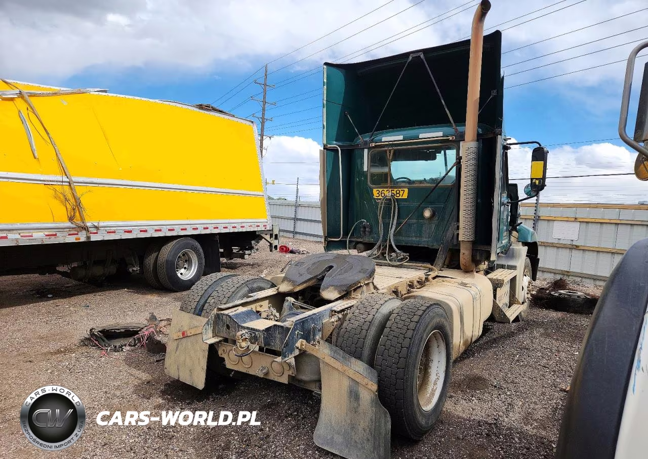 2017 Mack Cxu612 Semi Truck VIN:1M1AW01X9HM009895 - 4