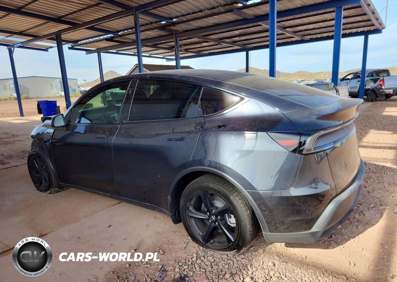 2026 Tesla Model Y VIN:7SAYGDED6TF586827 - 2