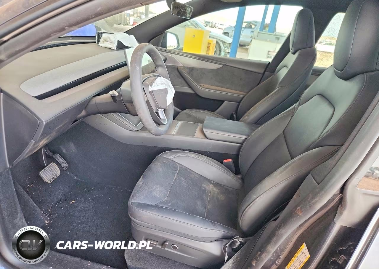 2026 Tesla Model Y VIN:7SAYGDED6TF586827 - 7