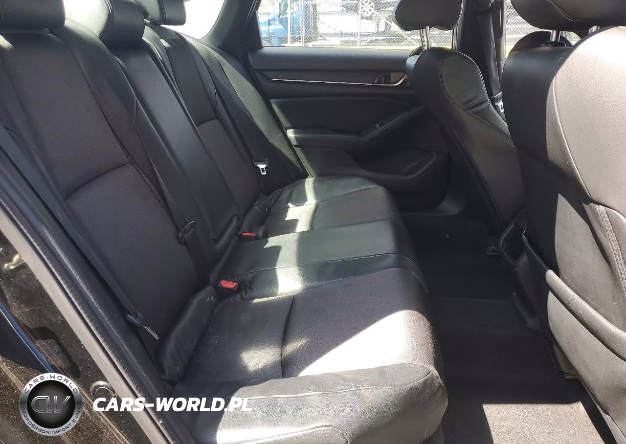 2018 Honda Accord Sport VIN:1HGCV1F39JA182476 - 10