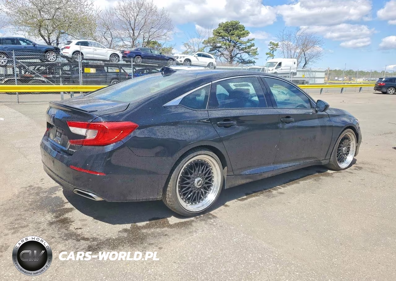 2018 Honda Accord Sport VIN:1HGCV1F39JA182476 - 3