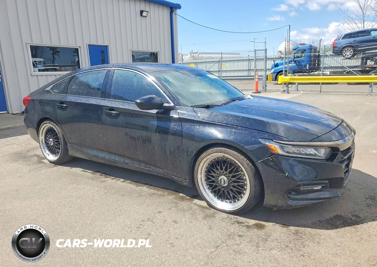 2018 Honda Accord Sport VIN:1HGCV1F39JA182476 - 4