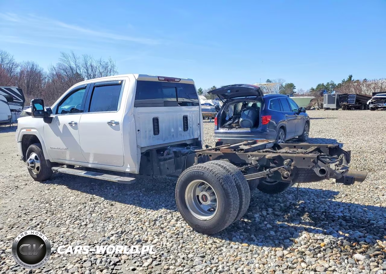 2021 GMC Sierra 3500 Denali Truck Cab And Chassis VIN:1GT49WEY2MF157590 - 2