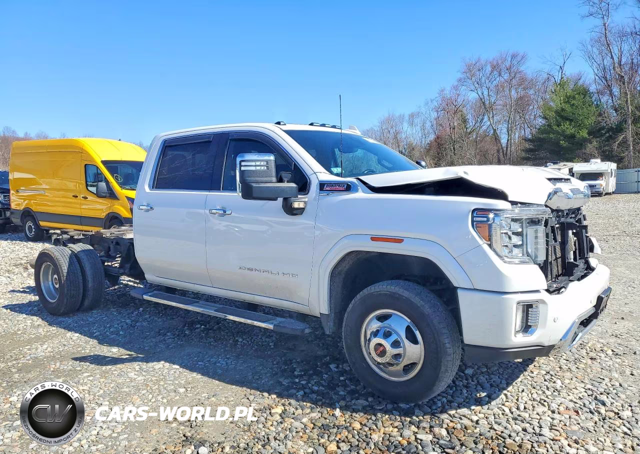 2021 GMC Sierra 3500 Denali Truck Cab And Chassis VIN:1GT49WEY2MF157590 - 4