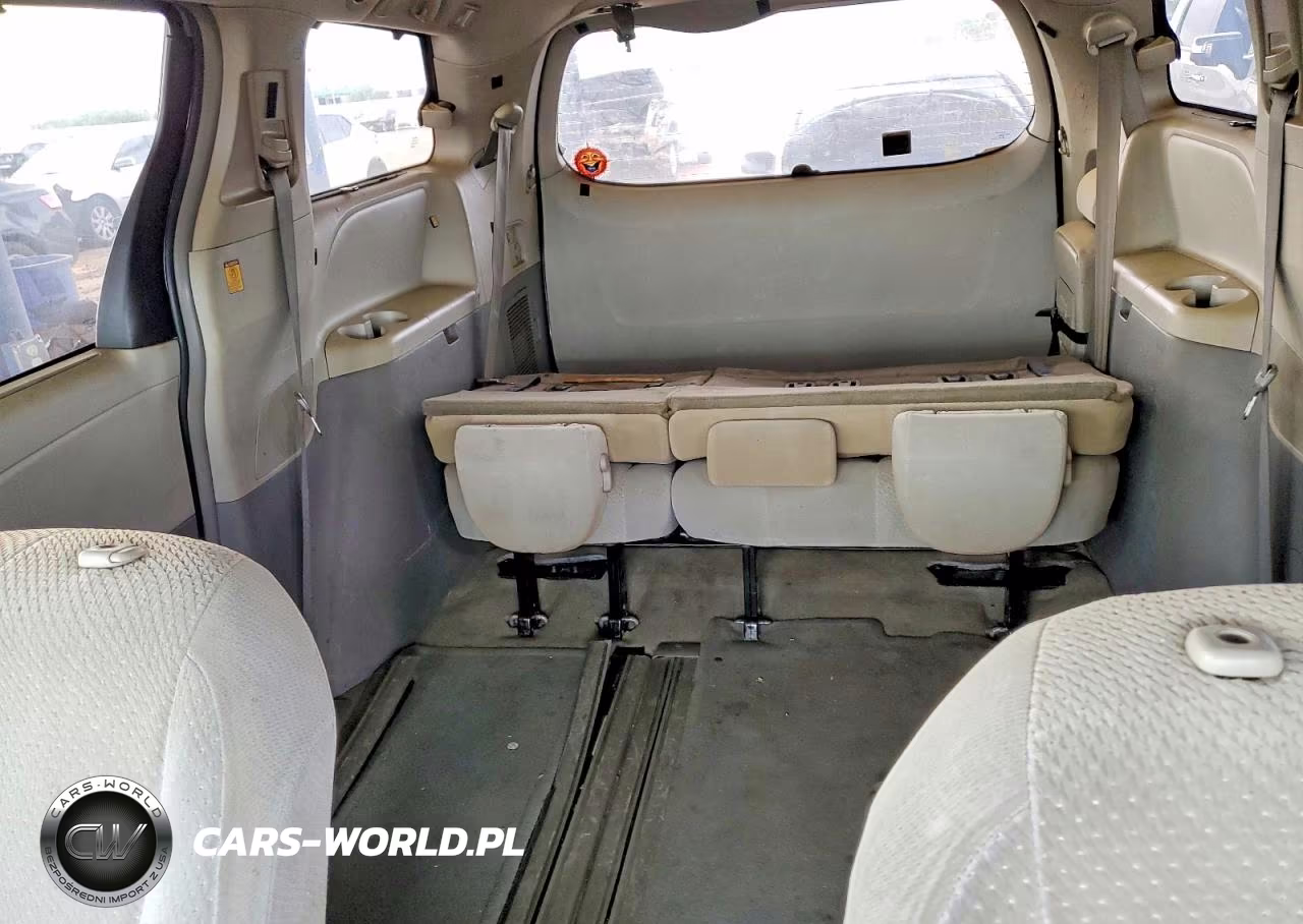 2011 Toyota Sienna Le 8-Passenger VIN:5TDKK3DC7BS112318 - 10
