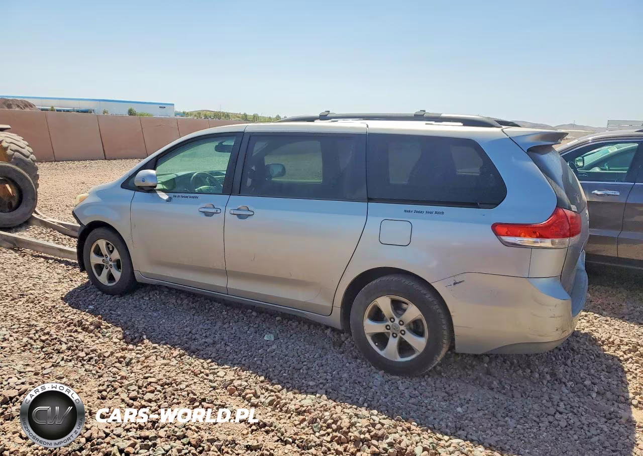 2011 Toyota Sienna Le 8-Passenger VIN:5TDKK3DC7BS112318 - 2