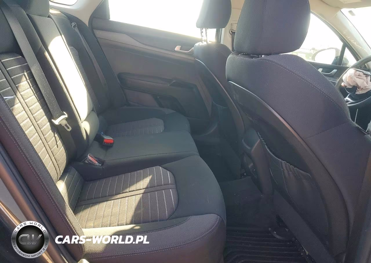 2026 Kia K5 Lxs VIN:KNAG24J77T5410682 - 10