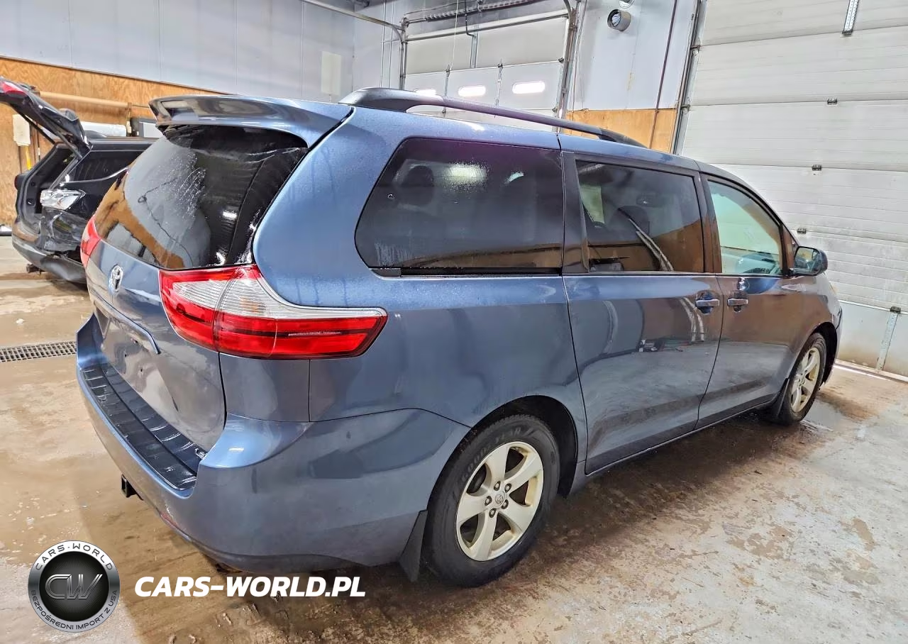 2015 Toyota Sienna Le 8-Passenger VIN:5TDKK3DC4FS595014 - 3