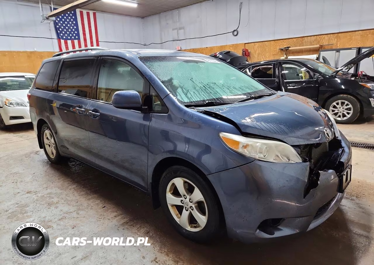 2015 Toyota Sienna Le 8-Passenger VIN:5TDKK3DC4FS595014 - 4