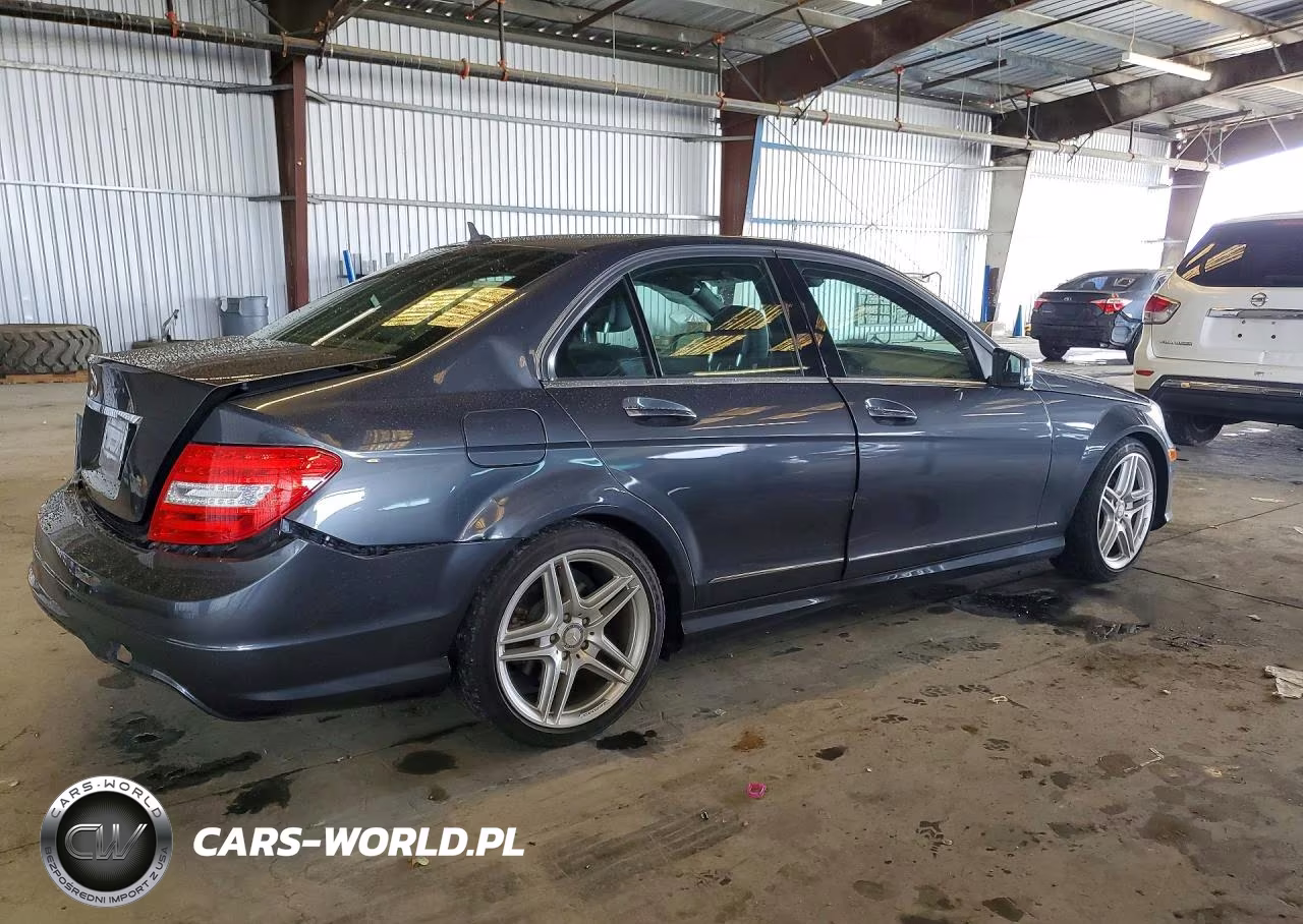 2013 Mercedes-Benz C 250 VIN:WDDGF4HB6DA757615 - 3