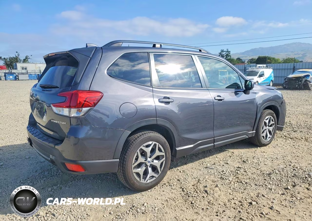 2020 Subaru Forester Premium VIN:JF2SKAJC3LH544016 - 3